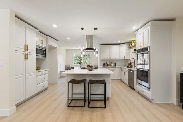 7032 West Ln, Granite Bay, CA 95746