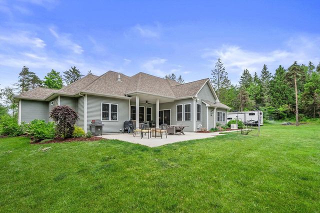 2351 27th STREET, Caledonia, WI 53108