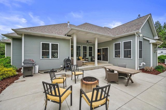 2351 27th STREET, Caledonia, WI 53108