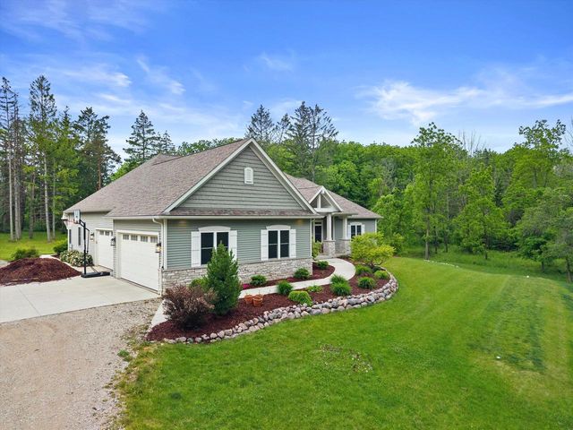 2351 27th STREET, Caledonia, WI 53108
