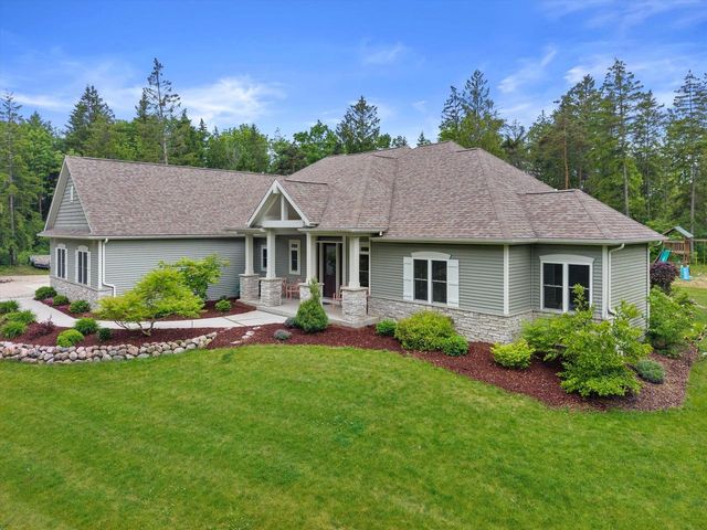 2351 27th STREET, Caledonia, WI 53108