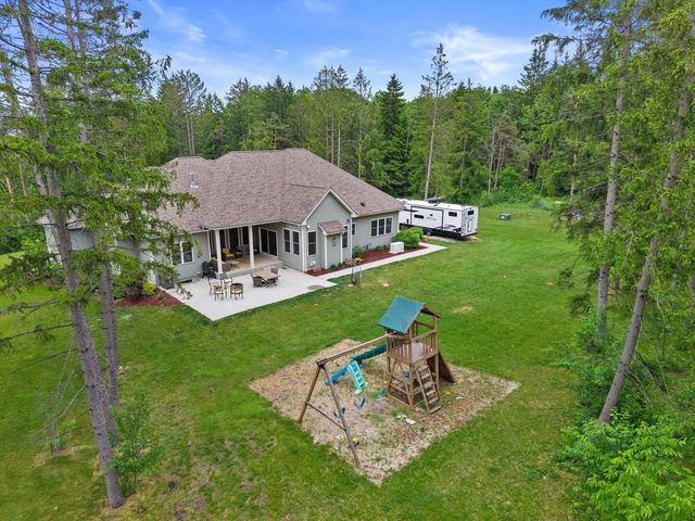 2351 27th STREET, Caledonia, WI 53108