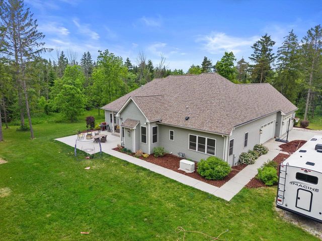 2351 27th STREET, Caledonia, WI 53108