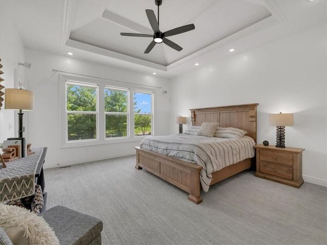 11901 W 160th Place, Overland Park, KS 66221