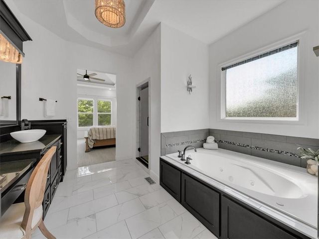 11901 W 160th Place, Overland Park, KS 66221