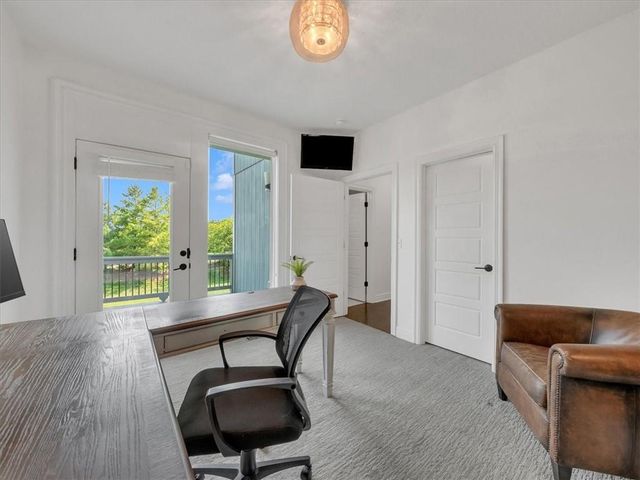 11901 W 160th Place, Overland Park, KS 66221