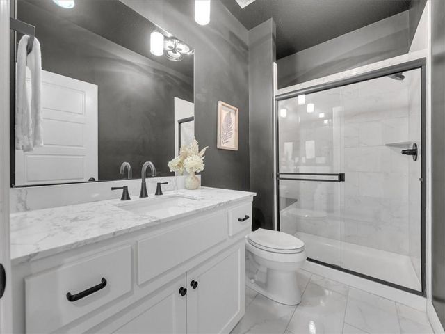 11901 W 160th Place, Overland Park, KS 66221