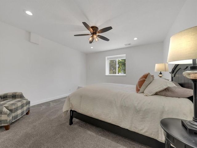 11901 W 160th Place, Overland Park, KS 66221