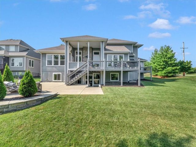 11901 W 160th Place, Overland Park, KS 66221
