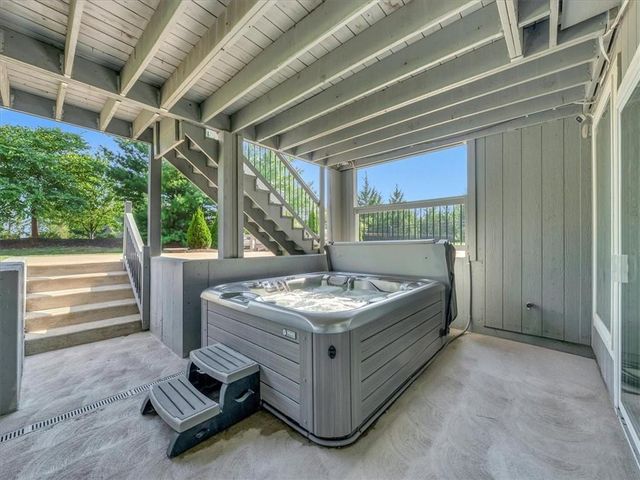 11901 W 160th Place, Overland Park, KS 66221