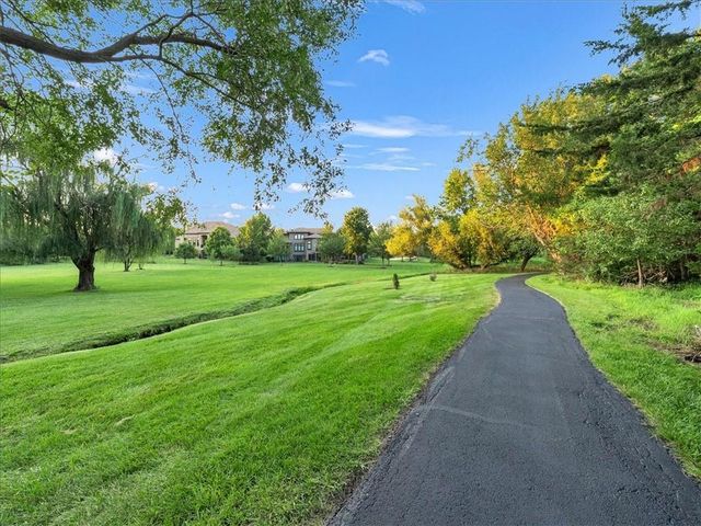 11901 W 160th Place, Overland Park, KS 66221