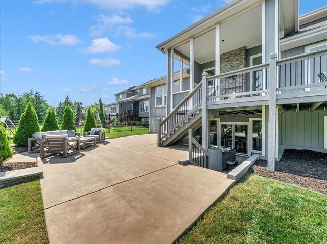 11901 W 160th Place, Overland Park, KS 66221