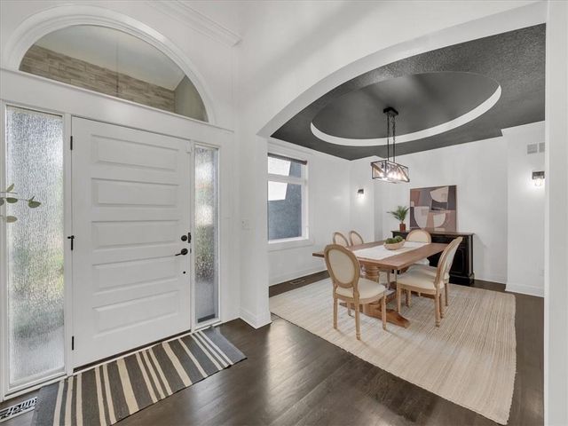 11901 W 160th Place, Overland Park, KS 66221