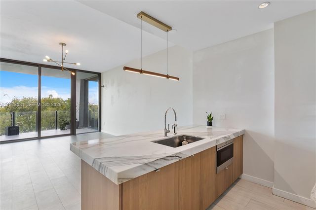 2831 S Bayshore Dr 707, Miami, FL 33133