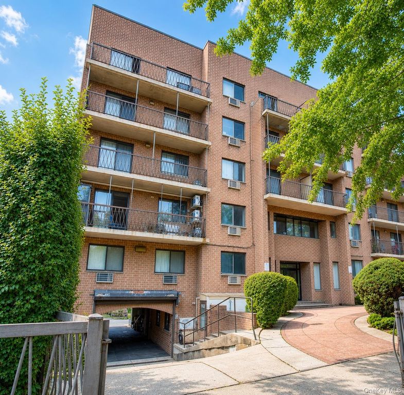 147-45 Barclay Avenue L3, Flushing, NY 11355 — exterior