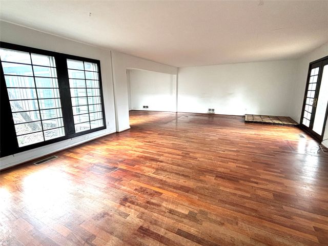 12 Creekwood Circle, Richardson, TX 75080