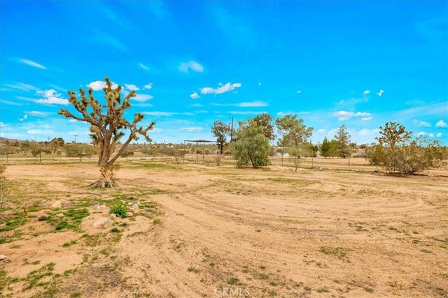 57726 Starlight Mesa Road, Yucca Valley, CA 92284