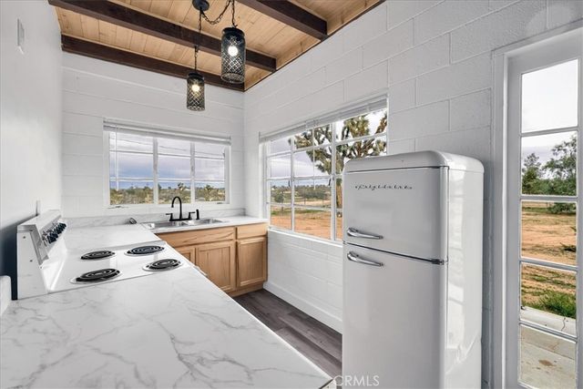 57726 Starlight Mesa Road, Yucca Valley, CA 92284