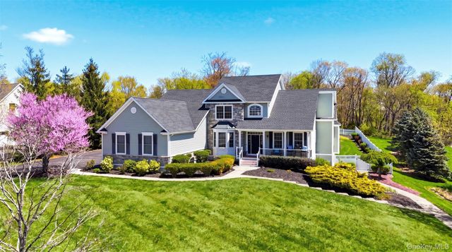 86 Sandy Pines Boulevard, Hopewell Junction, NY 12533