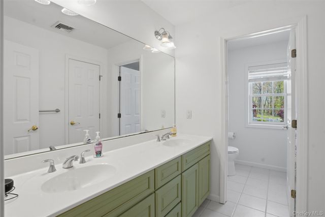 86 Sandy Pines Boulevard, Hopewell Junction, NY 12533