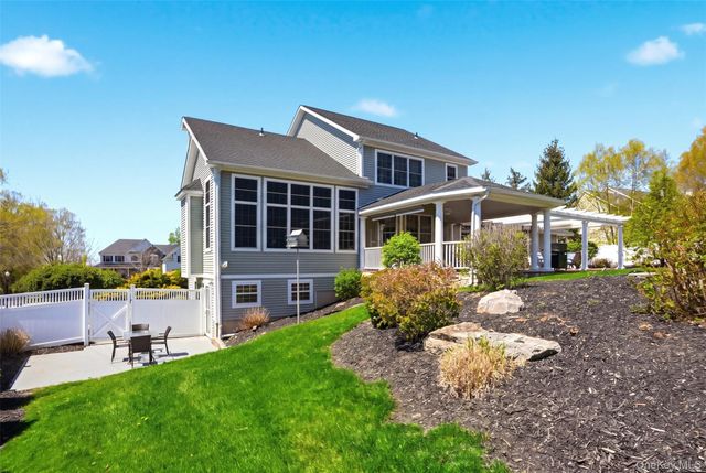 86 Sandy Pines Boulevard, Hopewell Junction, NY 12533