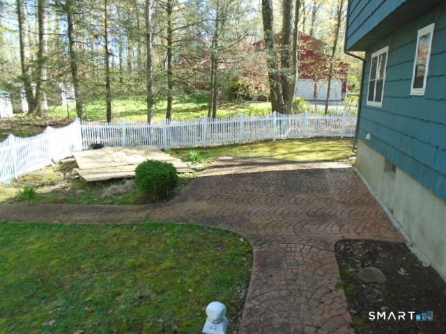 2 Fairfield Lane, Simsbury, CT 06070