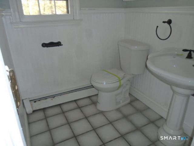2 Fairfield Lane, Simsbury, CT 06070