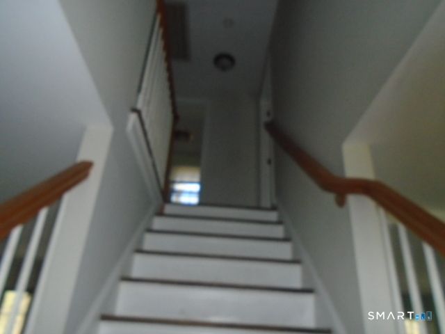 2 Fairfield Lane, Simsbury, CT 06070