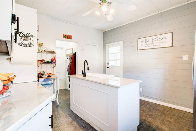 1409 Main Street, Vincennes, IN 47591