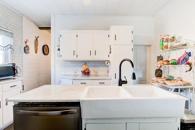 1409 Main Street, Vincennes, IN 47591