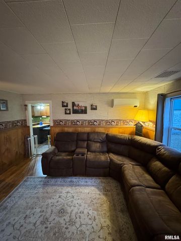 17250 E IL HWY 9, Canton, IL 61520