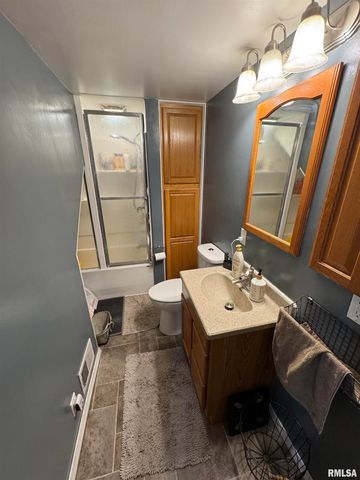 17250 E IL HWY 9, Canton, IL 61520