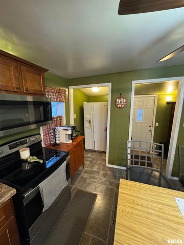 17250 E IL HWY 9, Canton, IL 61520