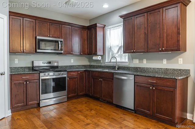 30529 Bradbury Drive, Flat Rock, MI 48134