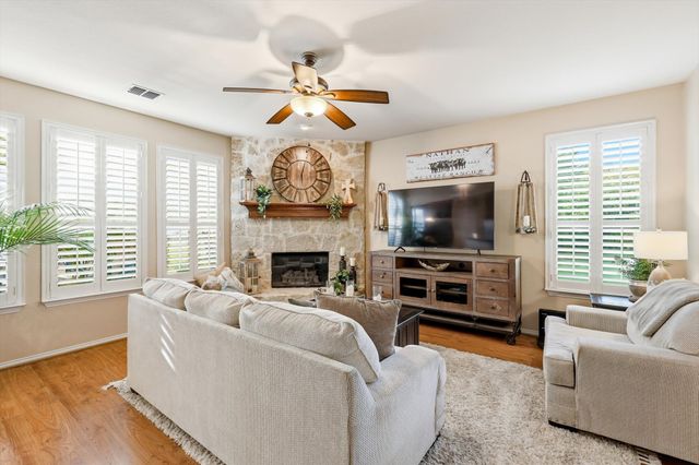 377 Kirby Drive, Lantana, TX 76226