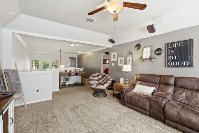 377 Kirby Drive, Lantana, TX 76226