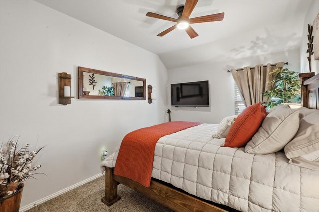 377 Kirby Drive, Lantana, TX 76226