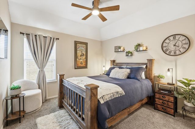 377 Kirby Drive, Lantana, TX 76226