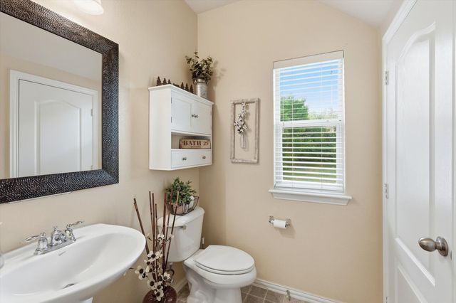 377 Kirby Drive, Lantana, TX 76226