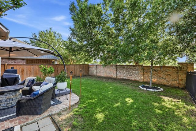 377 Kirby Drive, Lantana, TX 76226