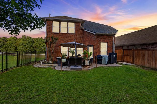 377 Kirby Drive, Lantana, TX 76226