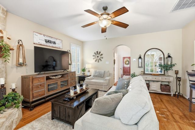 377 Kirby Drive, Lantana, TX 76226