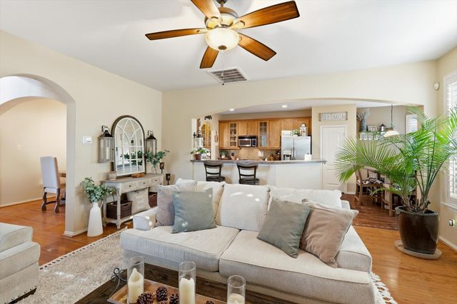 377 Kirby Drive, Lantana, TX 76226