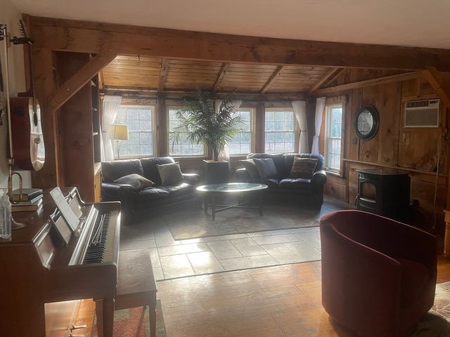 65 Old Spencer Rd, Charlton, MA 01507