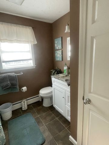 65 Old Spencer Rd, Charlton, MA 01507