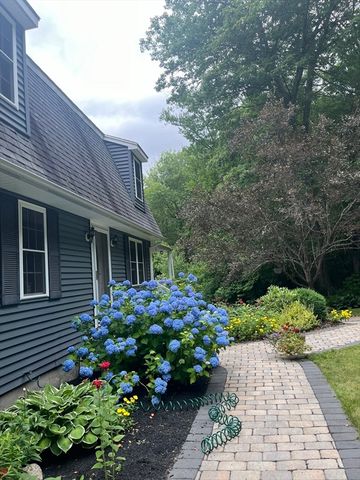 65 Old Spencer Rd, Charlton, MA 01507