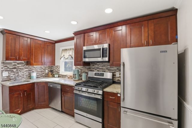 239 3rd Ave, Garwood Boro, NJ 07027