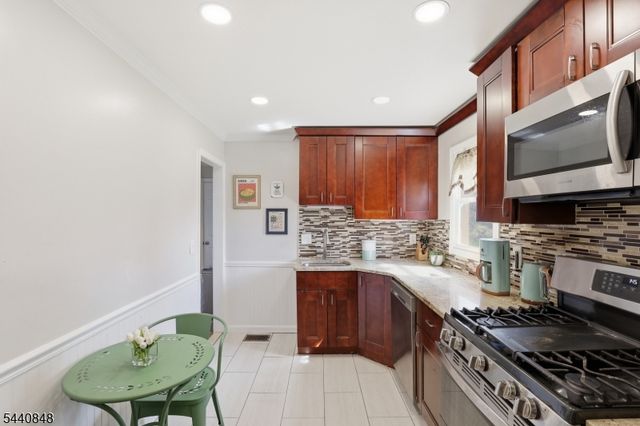 239 3rd Ave, Garwood Boro, NJ 07027