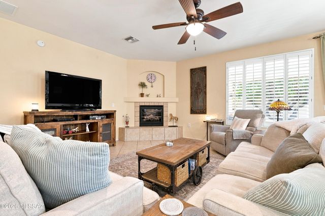 94 E Calle De La Semilla, Green Valley, AZ 85614