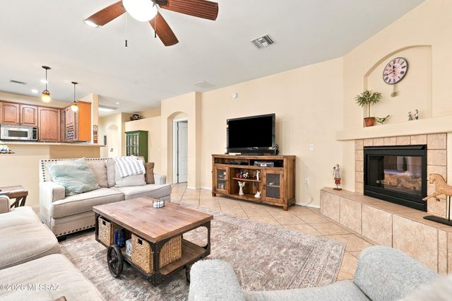 94 E Calle De La Semilla, Green Valley, AZ 85614